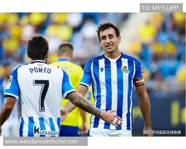 今日足球盛宴:埃尔切对决皇家社会比萨迎战克雷莫纳精彩对抗即将上演