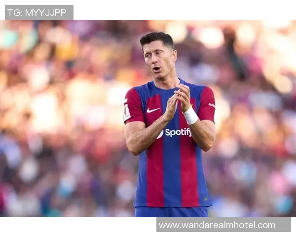 莱万明确表示不会在冬季转会窗口离开巴萨继续为球队奋斗